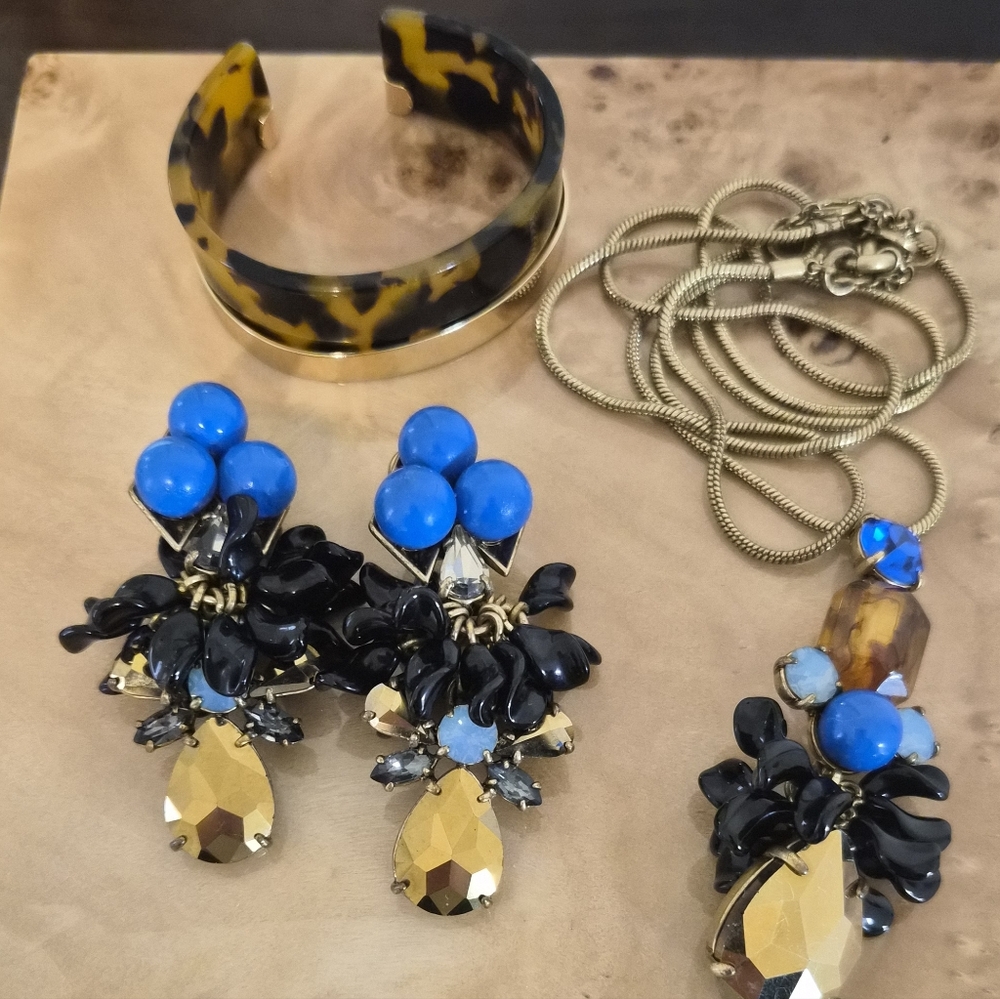 Elegant Black and Gold Statement Earrings